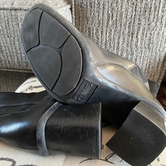 Women’s black boots - Picture 4 of 4